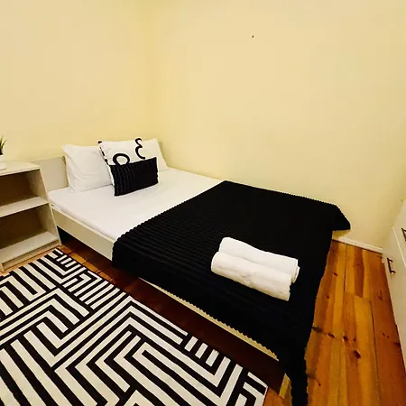 Hostal Luxury In Next Station