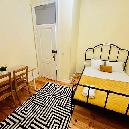 Hostal Luxury In Next Station