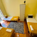 Luxury In Next Station Hostel *