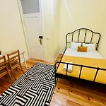 Luxury In Next Station Hostel Lizbona
