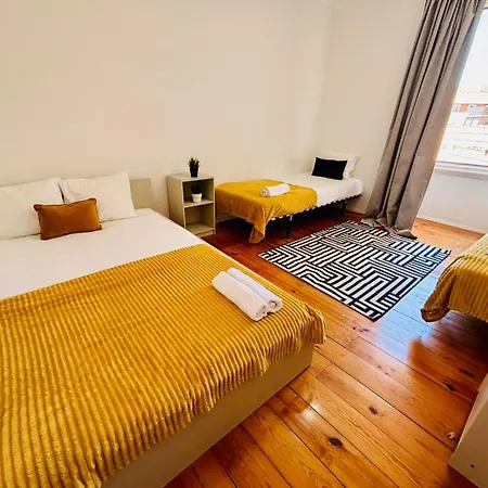 Luxury In Next Station Хостел