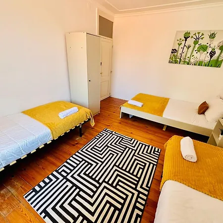 Hostel Luxury In Next Station *