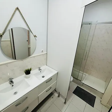 Luxury In Next Station Lisboa