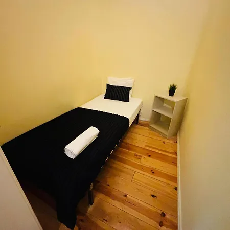 Luxury In Next Station Хостел Лиссабон