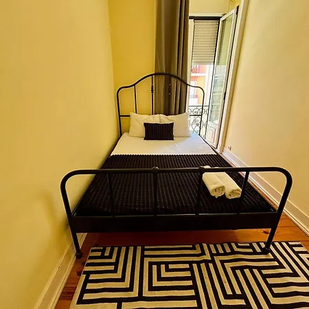 Luxury In Next Station * Лиссабон