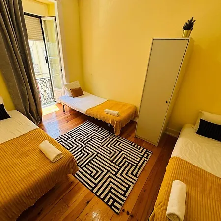 Luxury In Next Station * Лиссабон