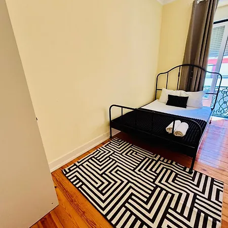 Luxury In Next Station Hostel Lisboa