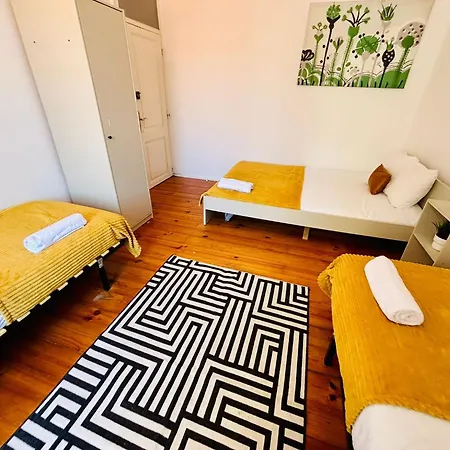 Luxury In Next Station Hostel *