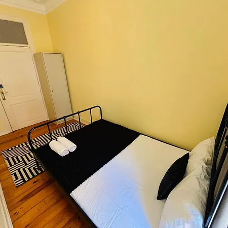 Luxury In Next Station リスボン